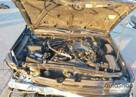 1999 Nissan Pathfinder Le/Se/Xe from USA, damaged, VIN JN8AR05S7XW299275